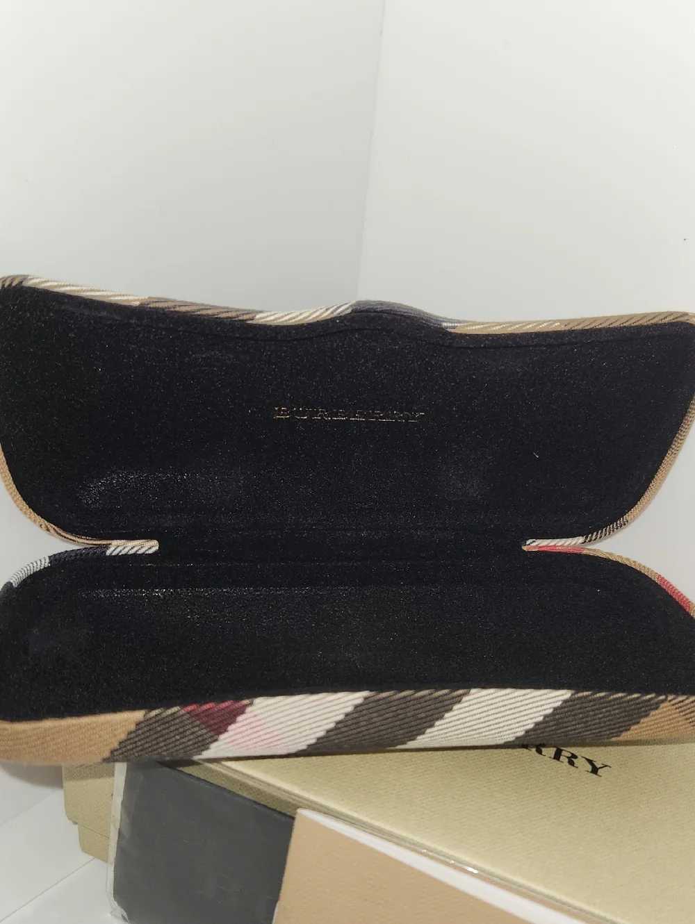 NIB Authentic Burberry case for eyeglasses. Includes microfiber cleaning cloth